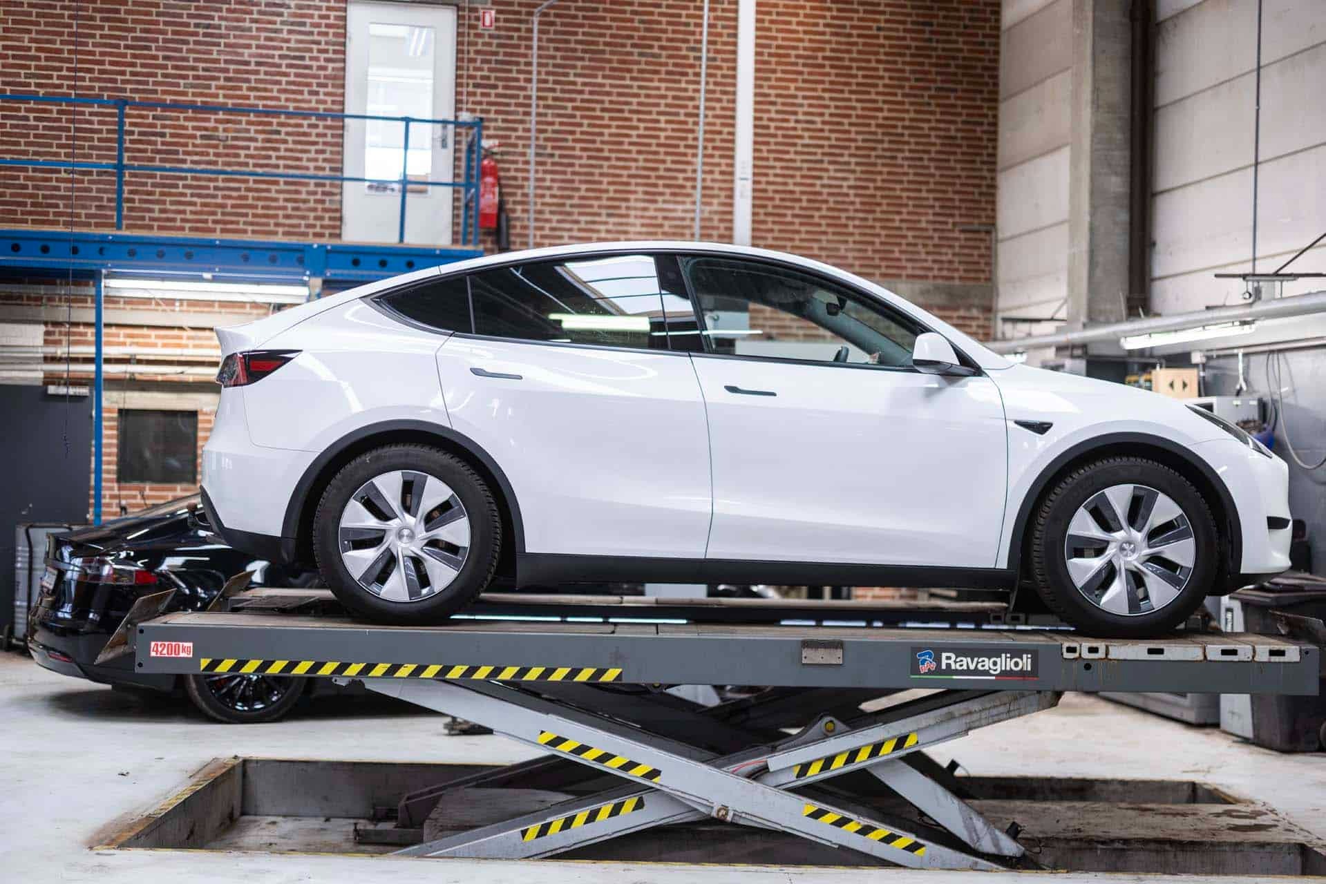 Få udført Tesla Service hos EV Teknik ApS